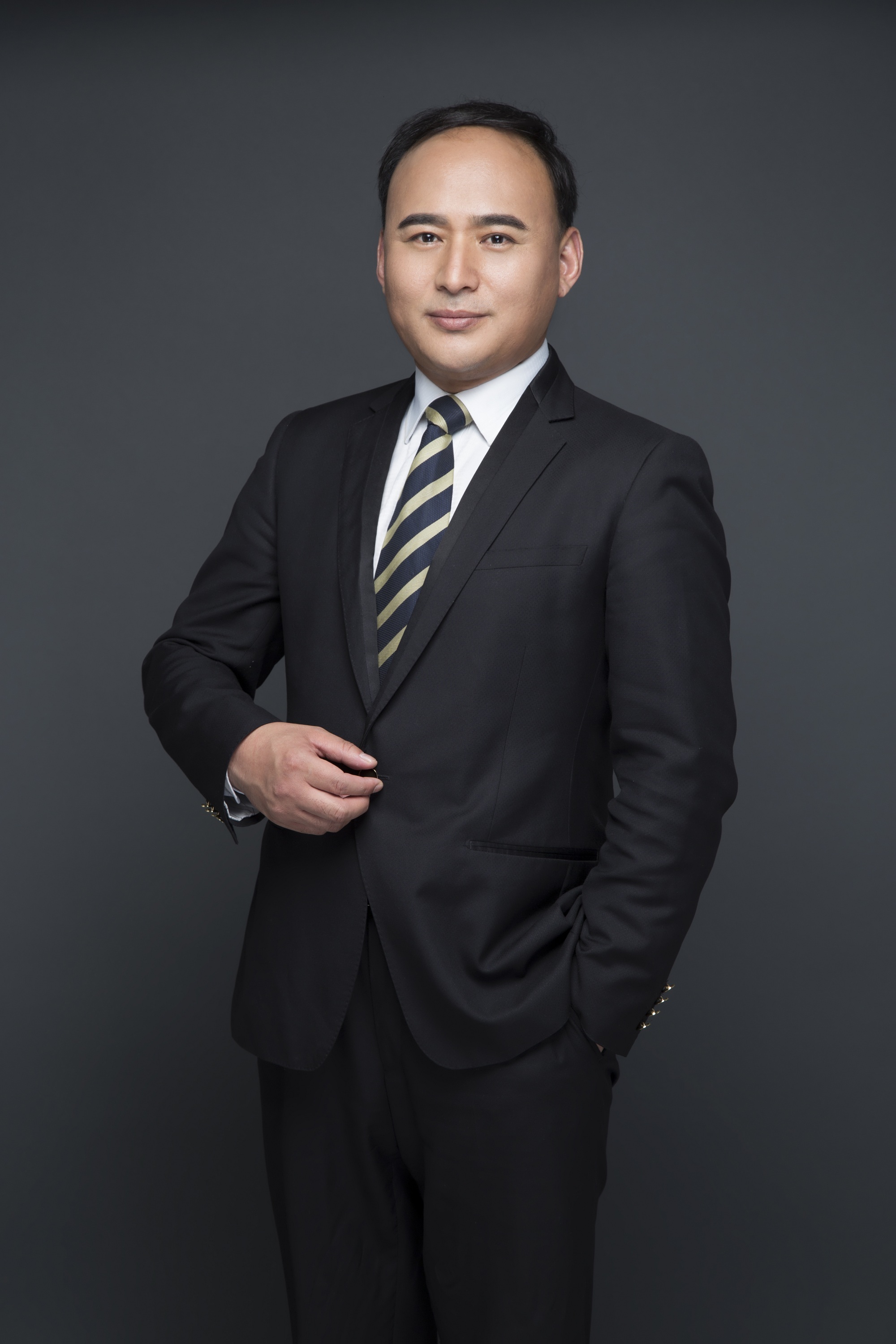 萧昕腾 艺术总监 & 首席设计师